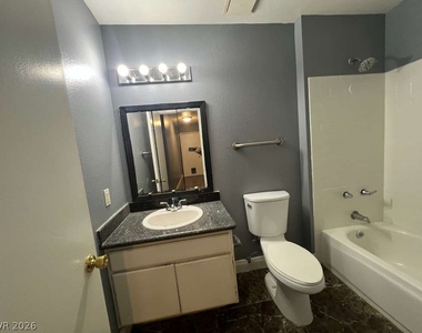 913 Shadow Mountain Place - Photo Thumbnail 6