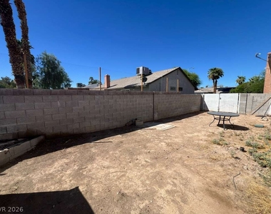 913 Shadow Mountain Place - Photo Thumbnail 32