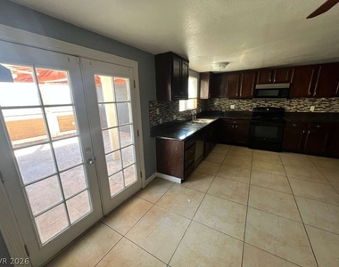 913 Shadow Mountain Place - Photo Thumbnail 25