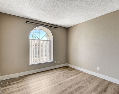 6632 Wheelbarrow Peak Drive - Photo Thumbnail 38