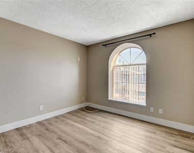 6632 Wheelbarrow Peak Drive - Photo Thumbnail 39