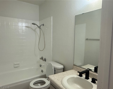 4451 Rich Drive - Photo Thumbnail 7