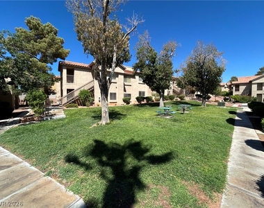 2110 Los Feliz Street - Photo Thumbnail 20