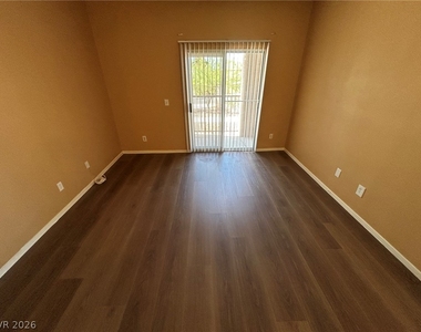 2110 Los Feliz Street - Photo Thumbnail 4
