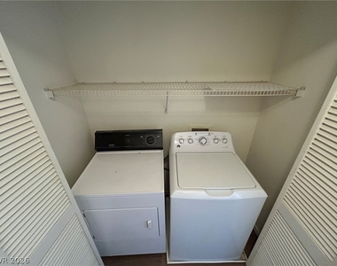 2110 Los Feliz Street - Photo Thumbnail 19