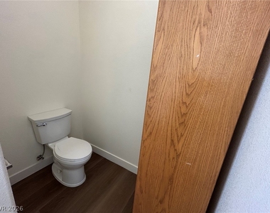 2110 Los Feliz Street - Photo Thumbnail 18