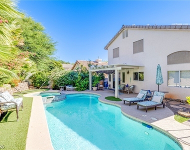 253 Camelback Ridge Avenue - Photo Thumbnail 4