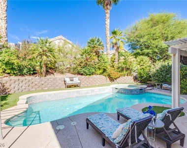 253 Camelback Ridge Avenue - Photo Thumbnail 3