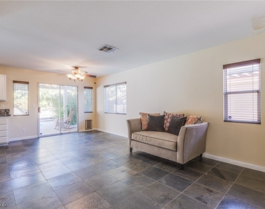 253 Camelback Ridge Avenue - Photo Thumbnail 8
