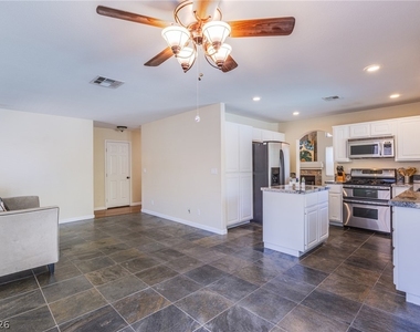 253 Camelback Ridge Avenue - Photo Thumbnail 10