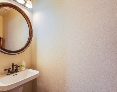253 Camelback Ridge Avenue - Photo Thumbnail 7