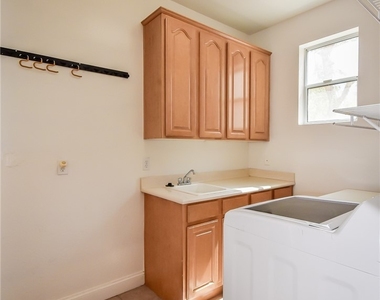 10243 Bright Harbor Avenue - Photo Thumbnail 29