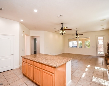 10243 Bright Harbor Avenue - Photo Thumbnail 12