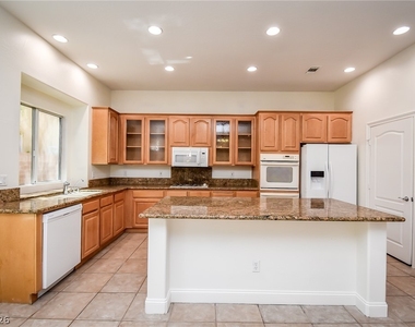10243 Bright Harbor Avenue - Photo Thumbnail 9