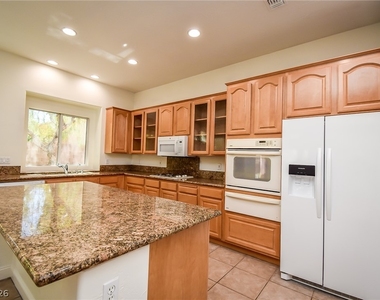 10243 Bright Harbor Avenue - Photo Thumbnail 10