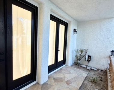 128 S Royal Ascot Drive - Photo Thumbnail 47