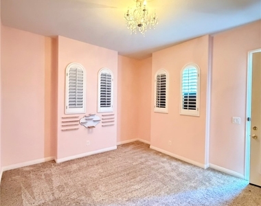 128 S Royal Ascot Drive - Photo Thumbnail 38