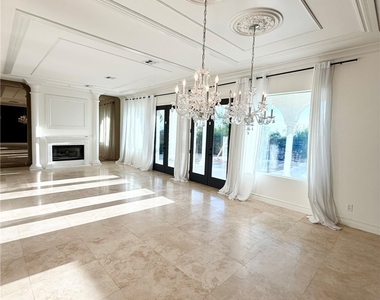 128 S Royal Ascot Drive - Photo Thumbnail 15