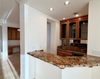 128 S Royal Ascot Drive - Photo Thumbnail 12