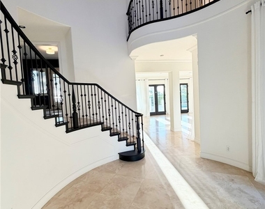 128 S Royal Ascot Drive - Photo Thumbnail 20