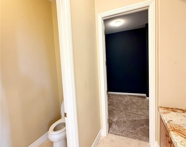 128 S Royal Ascot Drive - Photo Thumbnail 36