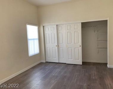 9303 Gilcrease Avenue - Photo Thumbnail 9