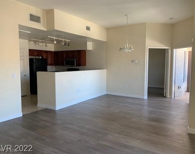 9303 Gilcrease Avenue - Photo Thumbnail 3