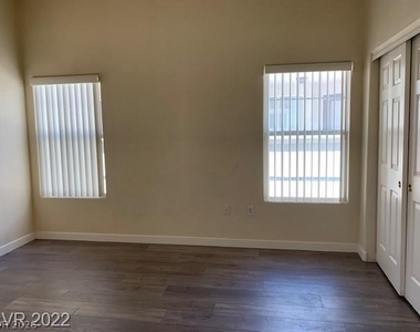 9303 Gilcrease Avenue - Photo Thumbnail 8