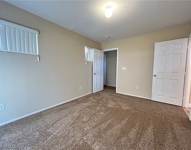 3533 Terraza Mar Avenue - Photo Thumbnail 11