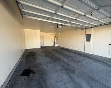 2588 Lockerbie Street - Photo Thumbnail 3