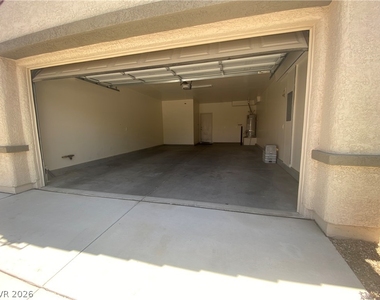 2588 Lockerbie Street - Photo Thumbnail 2