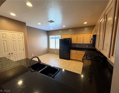 2588 Lockerbie Street - Photo Thumbnail 9