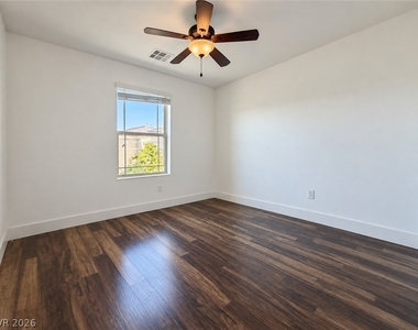 10228 Yarmouth Sea Court - Photo Thumbnail 9