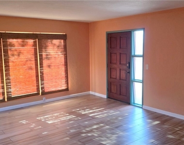 1308 Winwood Street - Photo Thumbnail 7