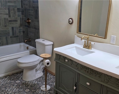 1308 Winwood Street - Photo Thumbnail 22