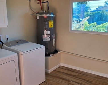1308 Winwood Street - Photo Thumbnail 23