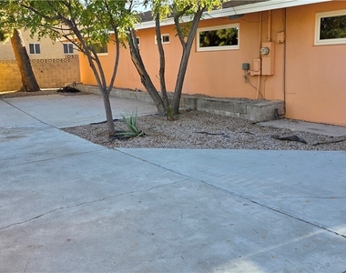 1308 Winwood Street - Photo Thumbnail 24
