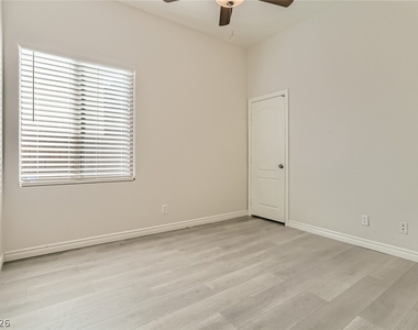 9121 Little Horse Avenue - Photo Thumbnail 9