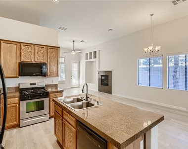 9121 Little Horse Avenue - Photo Thumbnail 3