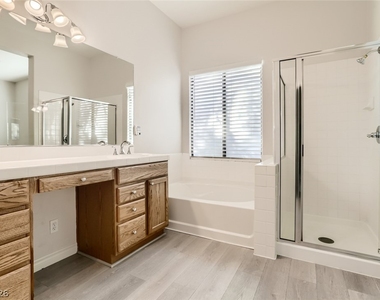 9121 Little Horse Avenue - Photo Thumbnail 6