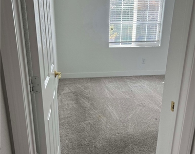 2164 Lone Desert Street - Photo Thumbnail 26