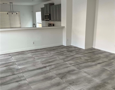 2164 Lone Desert Street - Photo Thumbnail 3