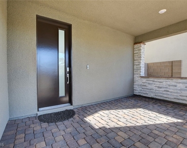 774 Spirit Lake Street - Photo Thumbnail 5