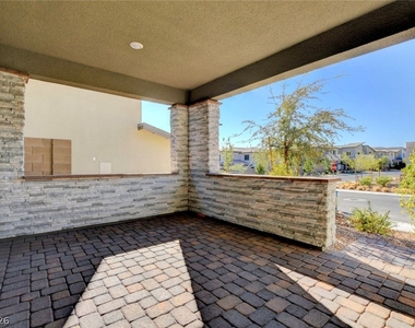 774 Spirit Lake Street - Photo Thumbnail 4