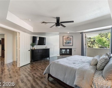 2233 Versailles Court - Photo Thumbnail 13