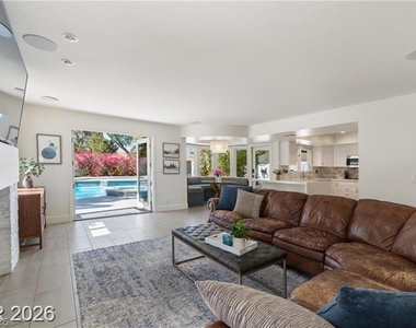 2233 Versailles Court - Photo Thumbnail 7