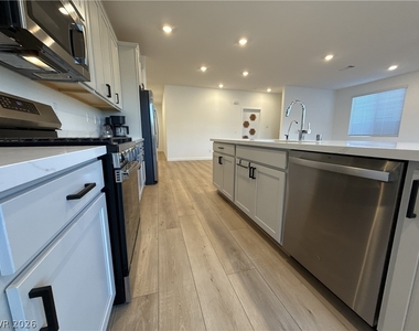 4185 Paragon Crest Court - Photo Thumbnail 5