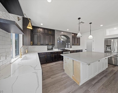 6050 Belvedere Canyon Avenue - Photo Thumbnail 9