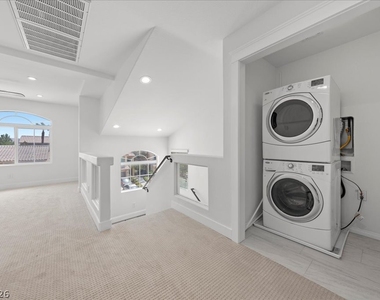 6050 Belvedere Canyon Avenue - Photo Thumbnail 26