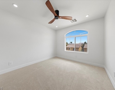 6050 Belvedere Canyon Avenue - Photo Thumbnail 16